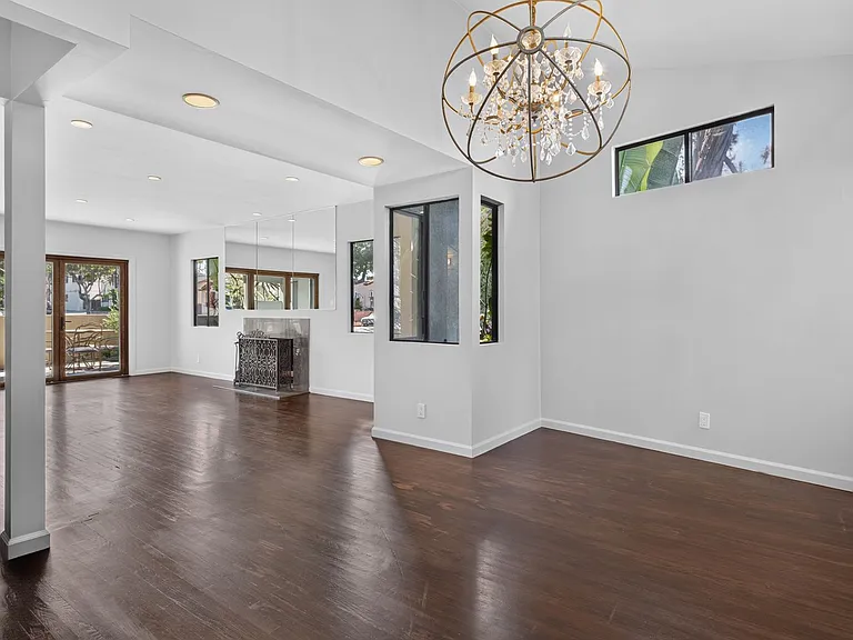 1727 Delaware Ave — Photo 3