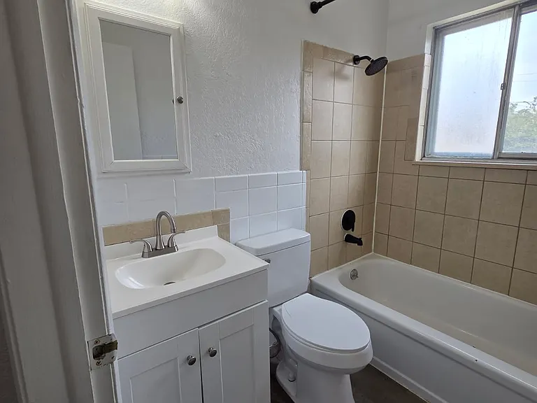 8552 Wagner Dr — Photo 2