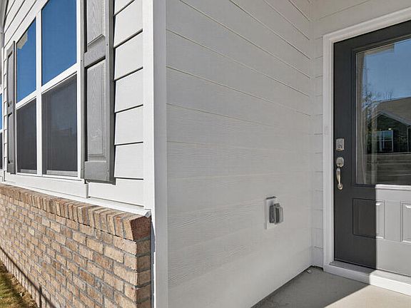 4th image of 549 Lemon Daisy Ln