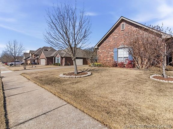 3rd image of 3204 W Freeport St