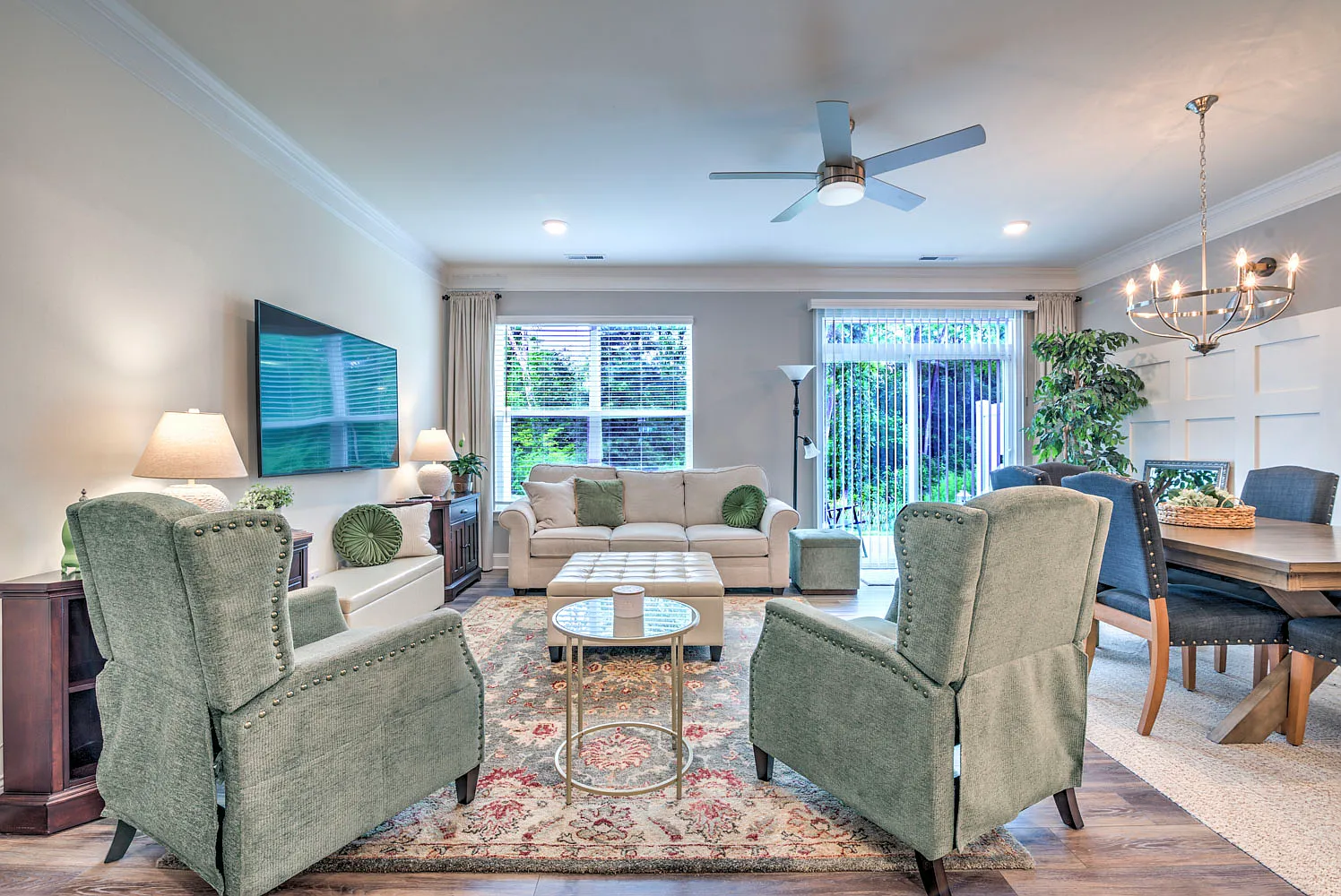 3 bed, 2.5 bath, 1732 sqft, $2,200 — Photo 1