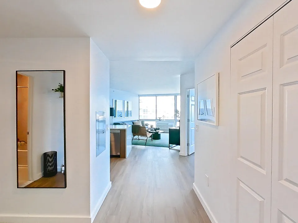 37 Hudson St #2611