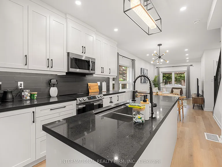 171 Duplex Ave — Photo 7