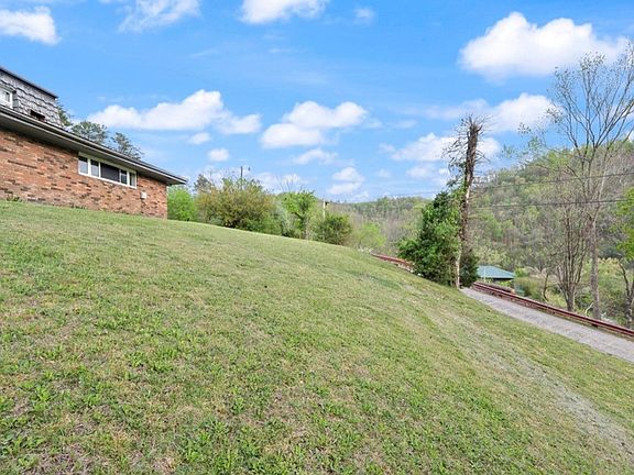 3rd image of 15 Napier Ridge Rd