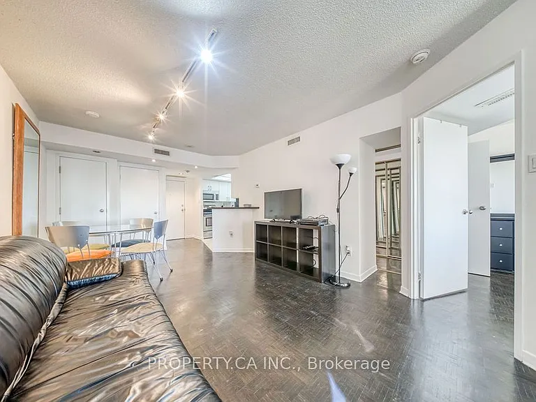 1001 Bay St #2902 — Photo 16