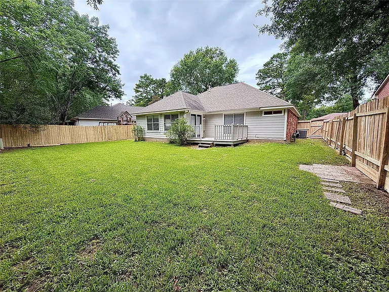 4006 Hunnington Dr — Photo 12
