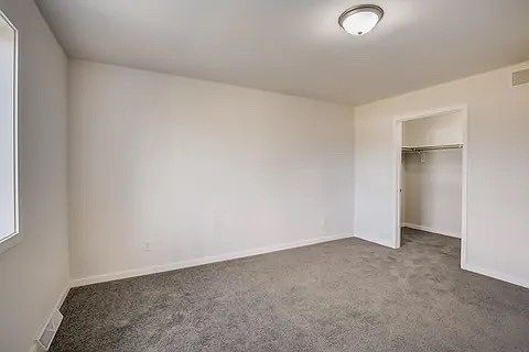 5th image of 1028 N Watertown Ave #1028