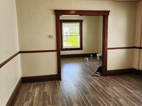 5th image of 49 E Archwood Ave