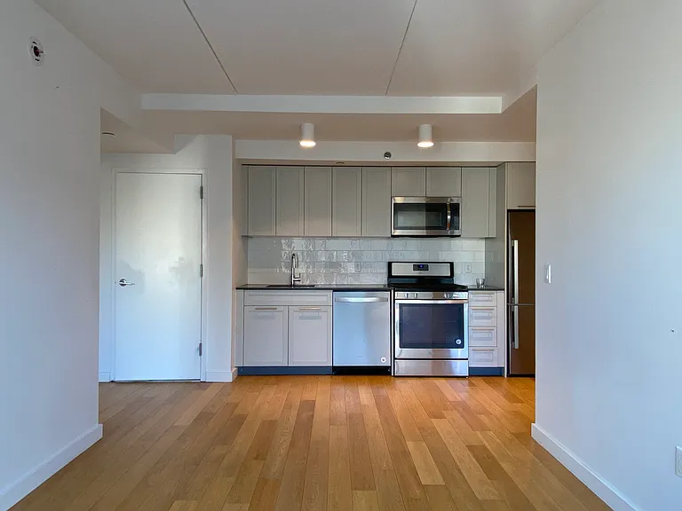 150 Union Ave #7K — Photo 1
