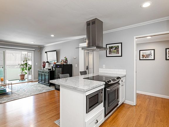 3rd image of 1458 Hudson St APT 114