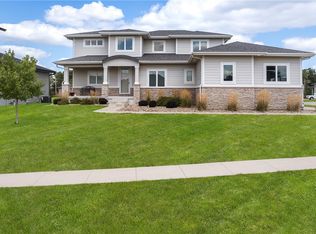 7975 Springfield Ct, West Des Moines, IA 50266