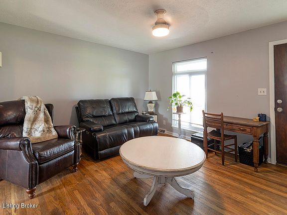 3rd image of 469 Ardmore Ln