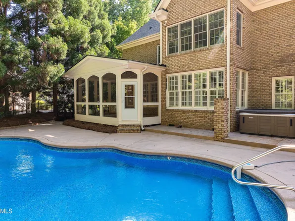 101 Glade Park Rd, Cary, NC 27518