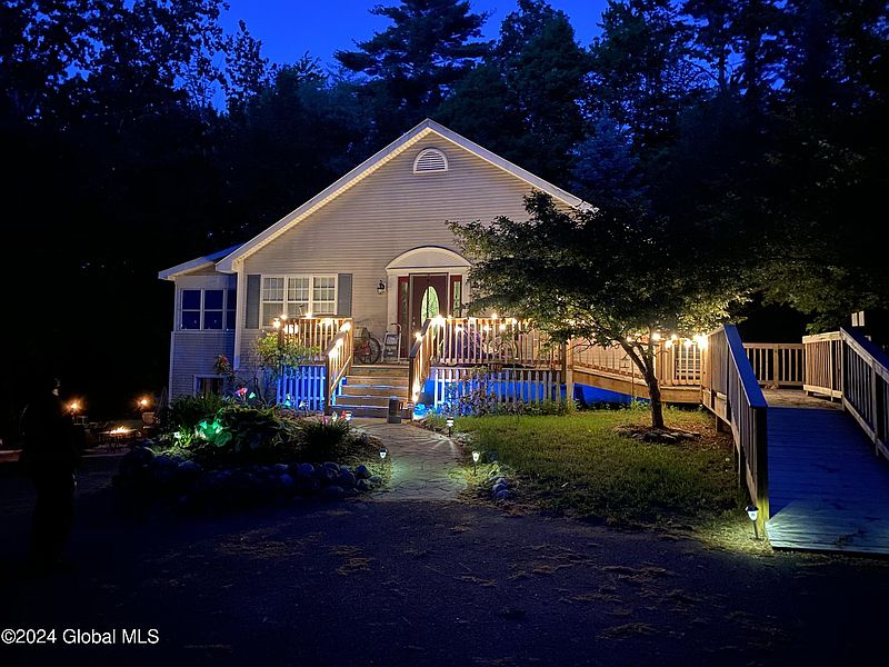 3rd image of 721 Moon Hill Road
