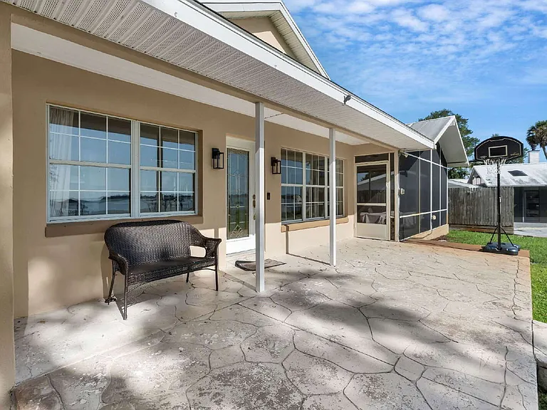 606 N Shore Dr — Photo 3