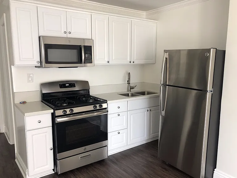 101 N Normandie Ave — Photo 5