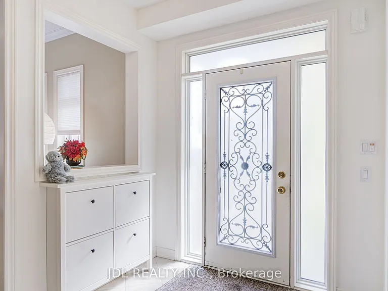 1139 Cenotaph Blvd — Photo 3