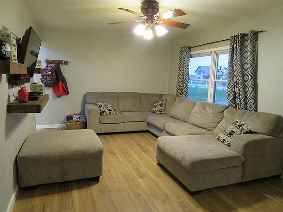 2nd image of 421 N Benton St