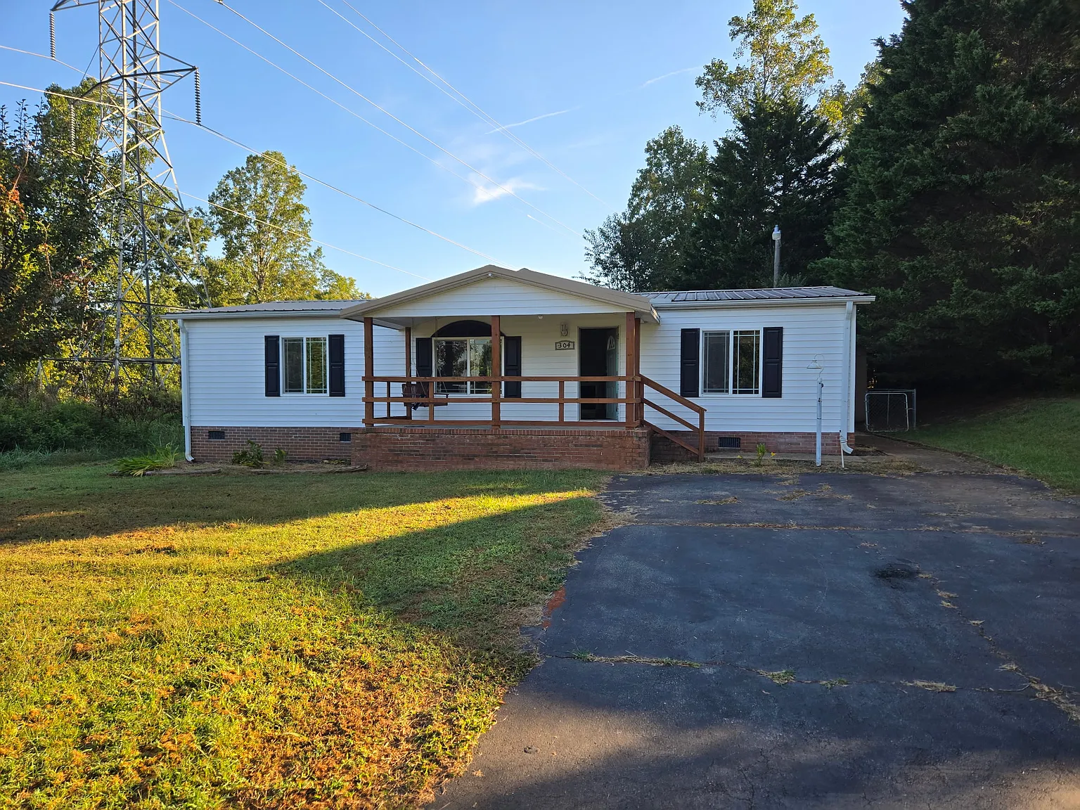 3 bed, 1344 sqft, $1,325 — Photo 1