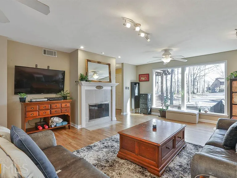 13 Northlake Dr #13 — Photo 12