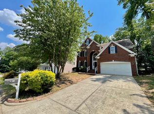 102 Elsmore Ct, Raleigh, NC 27607