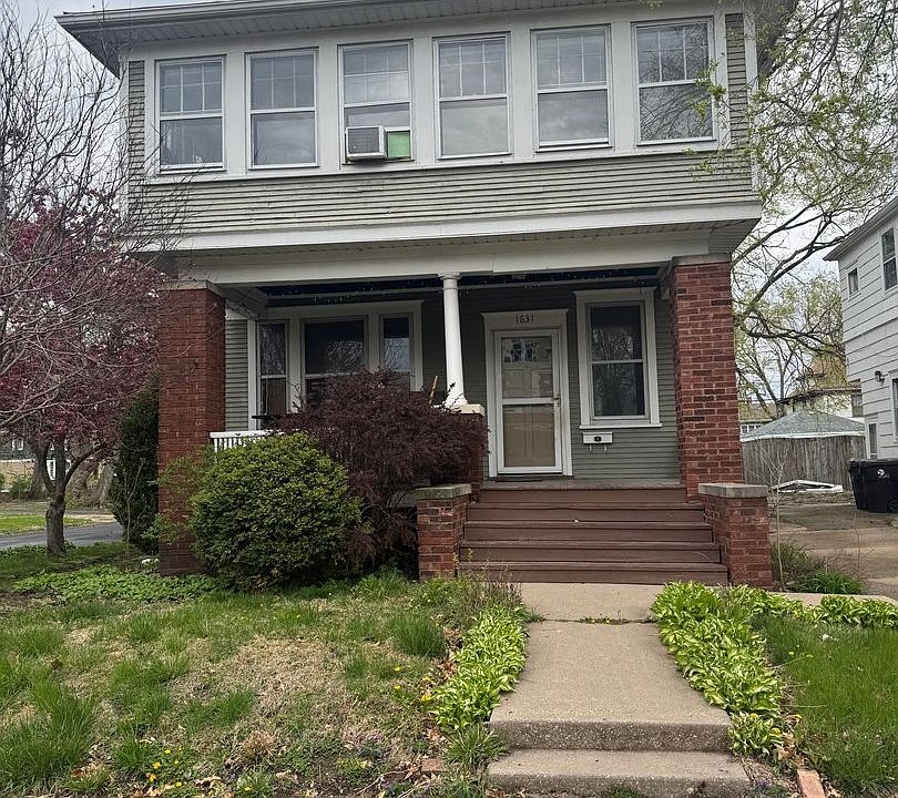 2nd image of 1631 W Callender Ave