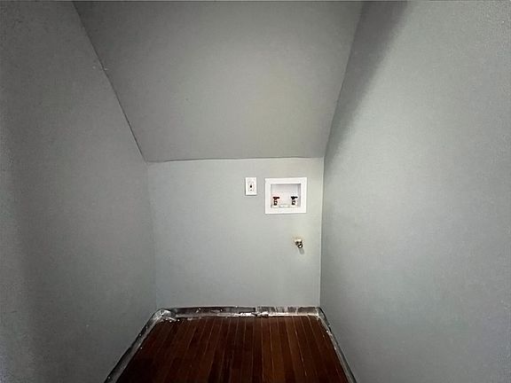 5th image of 539 S Clinton St #2