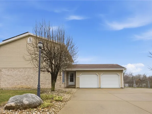 1921 Reynolds Dr, Charleston, IL 61920