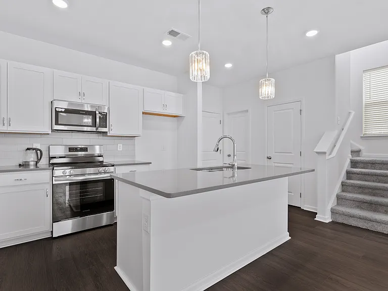 350 Canonbury Dr — Photo 21