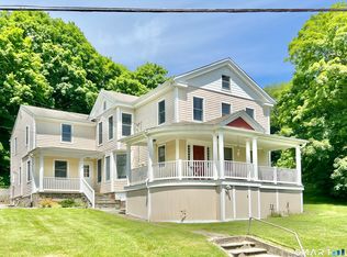 422 West River Road, Orange, CT 06477