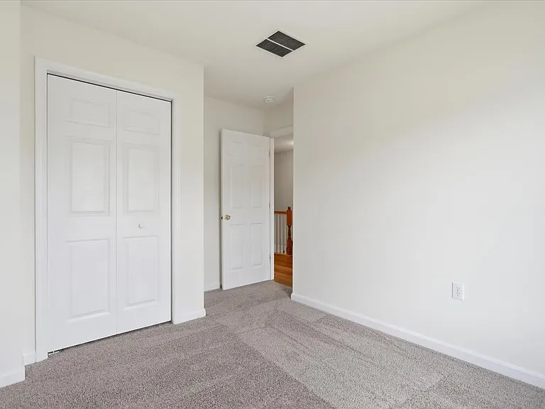 32 Mabel Ln — Photo 21