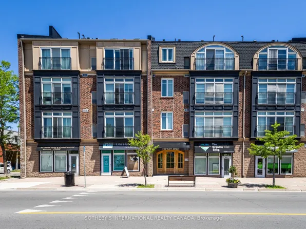 459 Kerr St #203, Oakville, ON L6K 3C2