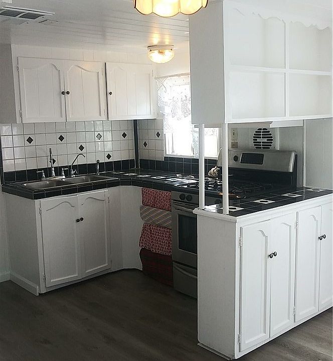 1st image of 10471-4 Glenoaks Blvd