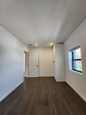 Bedroom, photo 2