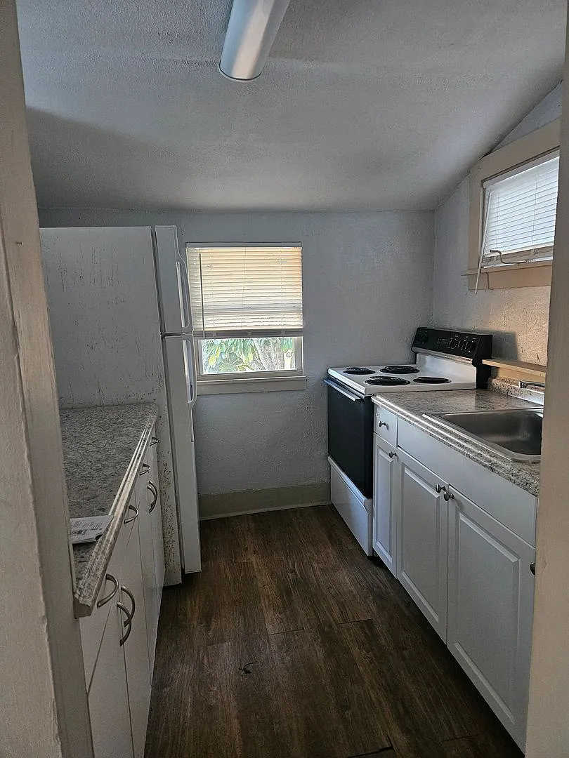 (First Month Free Rent) 1 Bedroom 1 Bath Located In Daytona Beach — Photo 3