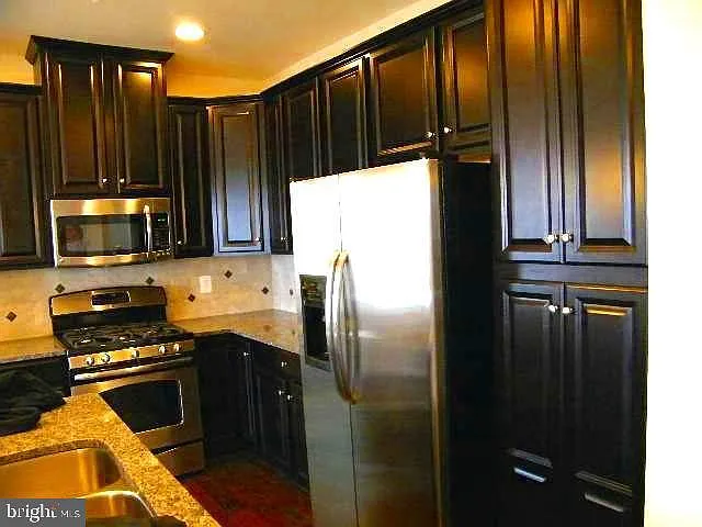2 bed, 2.0 bath, 1443 sqft, $2,650 — Photo 4