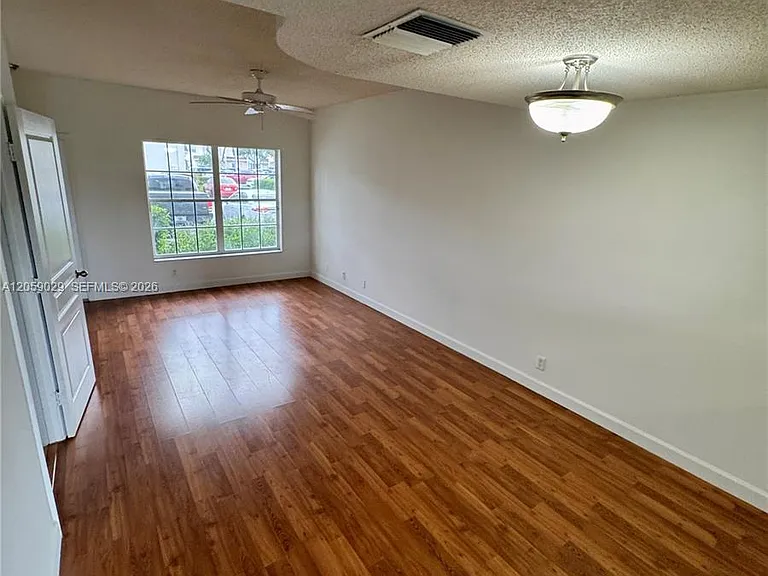 16743 Hemingway Dr — Photo 16