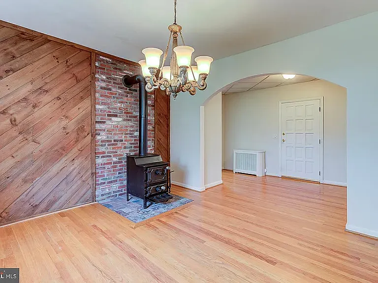 106 Middleboro Rd — Photo 6