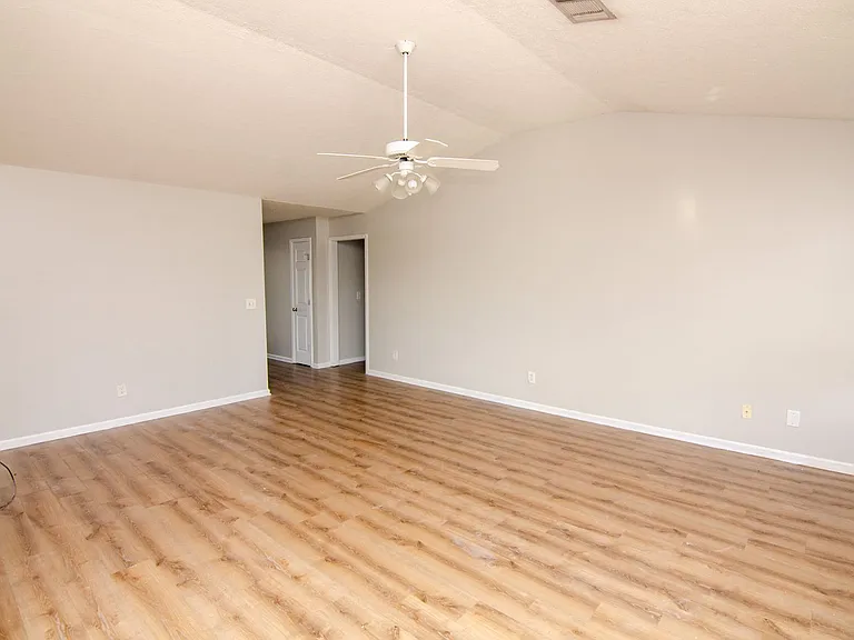 1912 Portview Dr — Photo 14