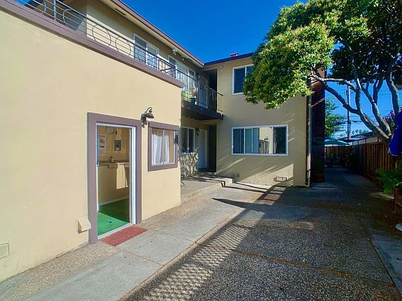 3rd image of 3194 Moorpark Ave APT 4