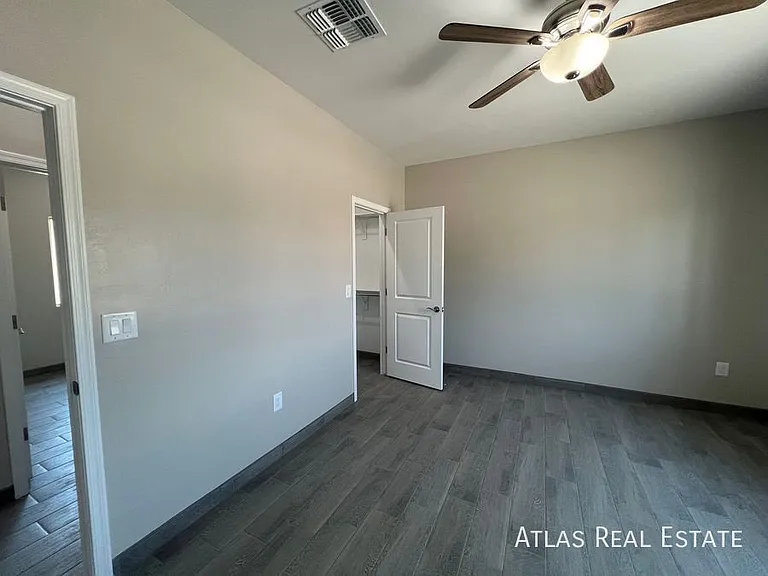 808 E 35th St #1 — Photo 16