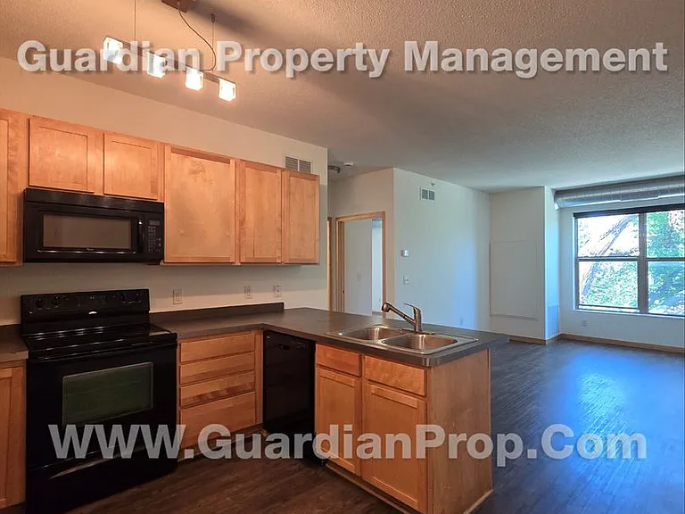 811 4th St SE #310 — Photo 4