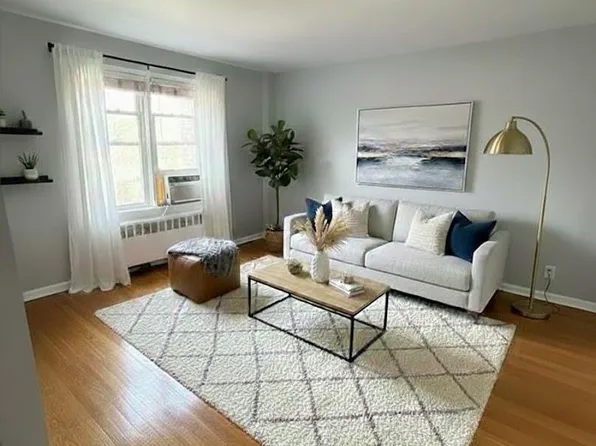 1537 Central Park Avenue #E8, Yonkers, NY 10710