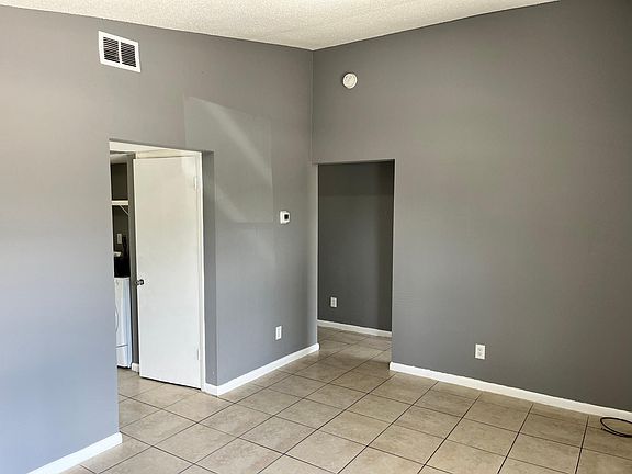 3rd image of 1123 Joel Blvd
