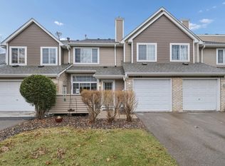 18195 Warbler Ln, Eden Prairie, MN 55346