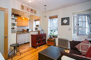 Rented by Vivaldi Real Estate