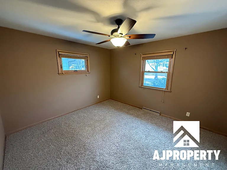 1400 S Riverdale Rd — Photo 10