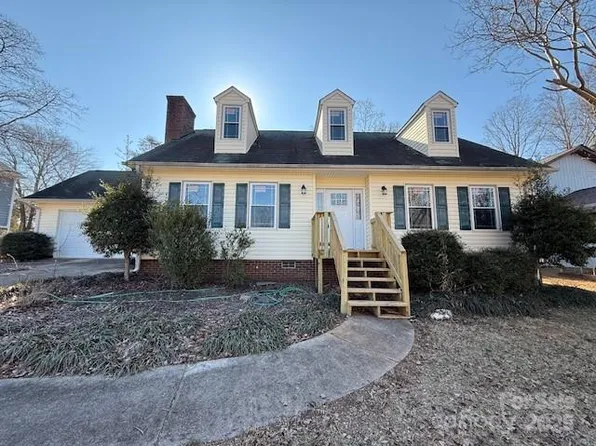 3463 Lake Shore Rd S, Denver, NC 28037