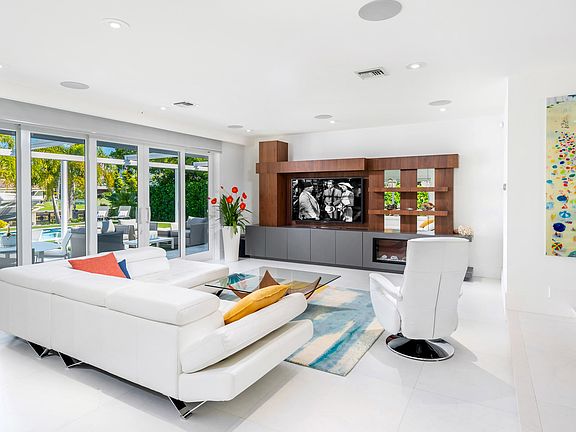 Living room/motorized Blinds