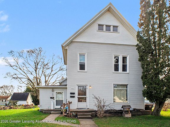 2nd image of 207 S Traver St